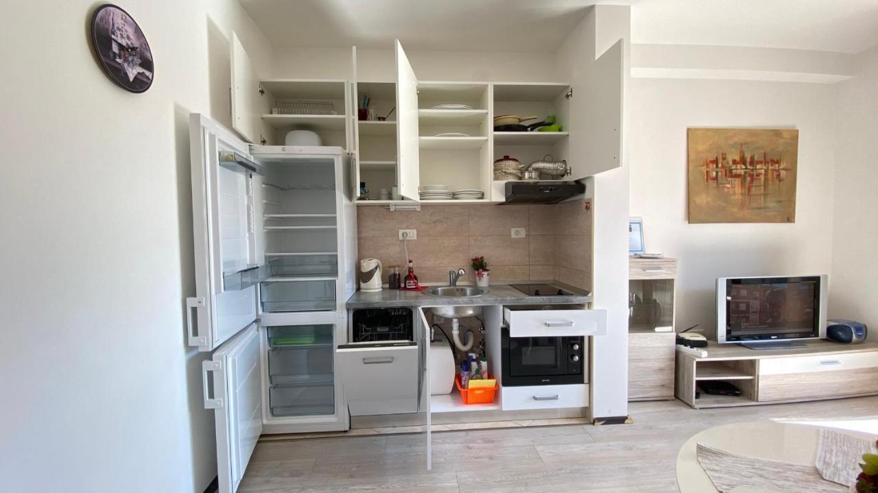 Apartment Karina *